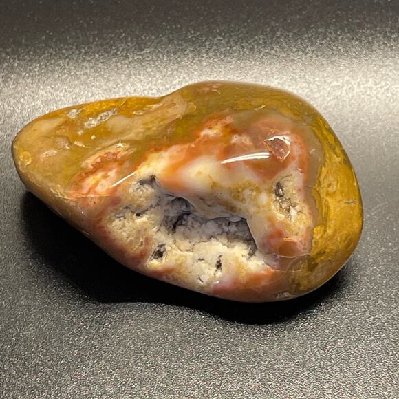 Beautiful Large Prairie Agates - Picture 3 of 11